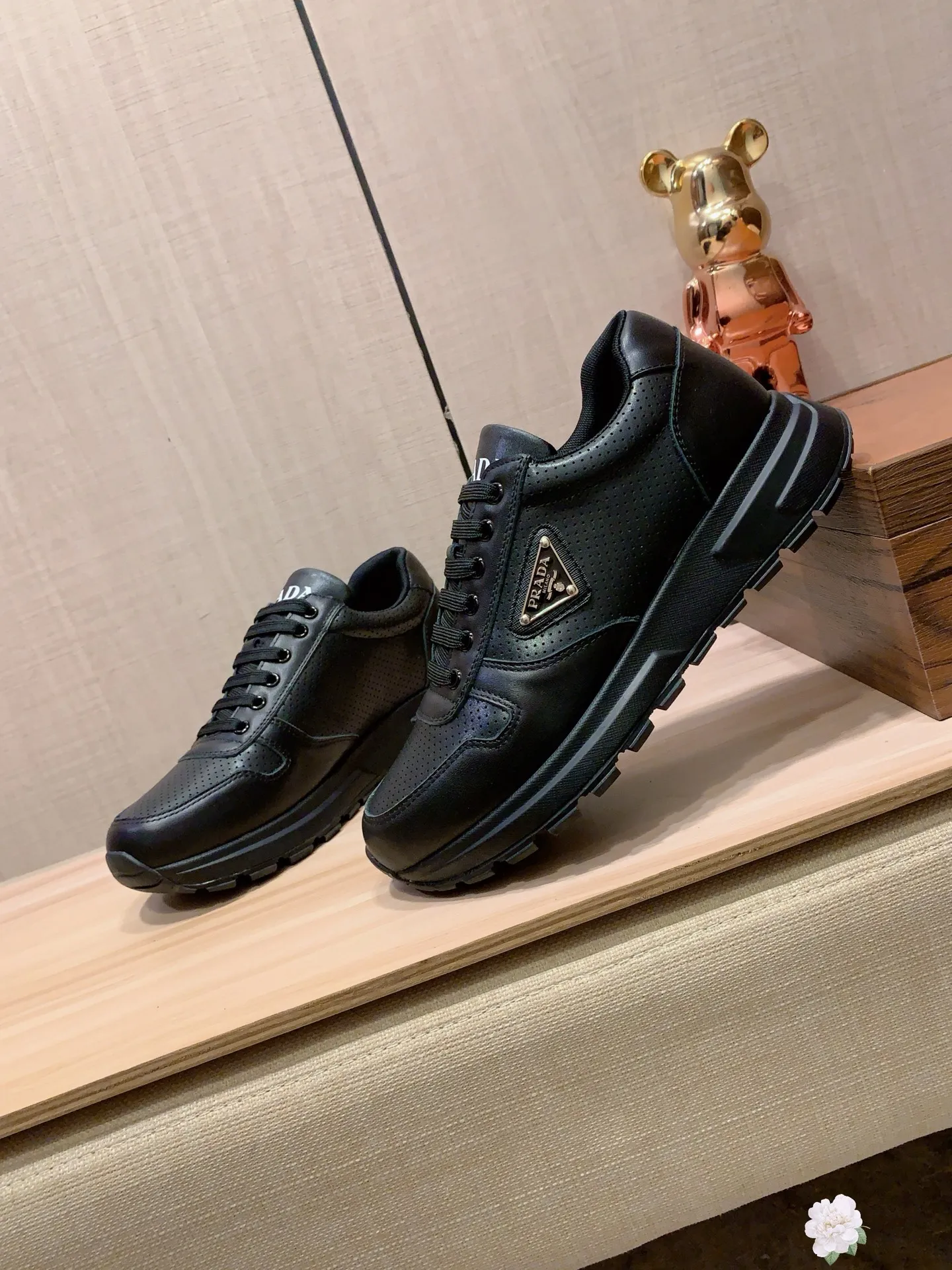 Men's Men's Shoes💰420💰💰🎩🎩[Lightning][Lightning] "PRADA*" The latest and most popular casual shoes, top brand [seduce] luxury~purchase, top~quality. [Strong] The upper is made of imported breathable cowhide with material ➕ breathable sheepskin feet (•) and fine workmanship. The original stylish and stylish soft rubber wear-resistant and non-slip outsole is light and comfortable on the feet. The real thing looks better when photographed. 085: code: 38-44, 3️⃣ colors selected